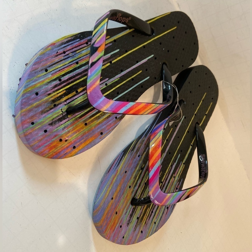 Showaflops~NWT~Girls Multi-Neon Flip Flop~Antimicrobial~Slip Resistant~Size 13/1